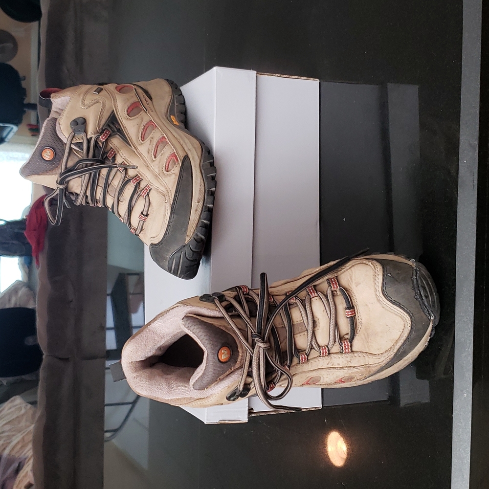 Pre owned Hiking boots